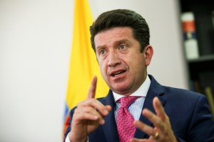 Ministro de Defensa colombiano confirmó que dio positivo por coronavirus