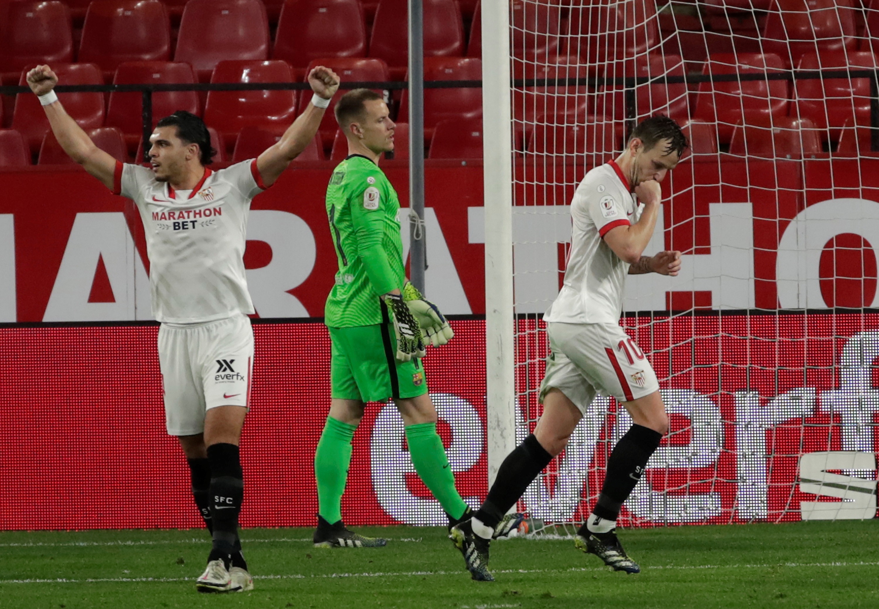 Sevilla dejó herido al Barcelona de la mano de Rakitic y se acercó a la final de Copa del Rey