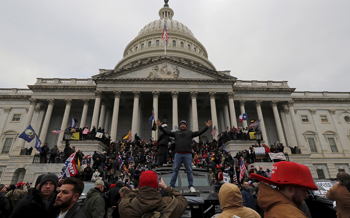 Jefes del Pentágono de Trump fueron acusados por lenta reacción ante ataque al Capitolio