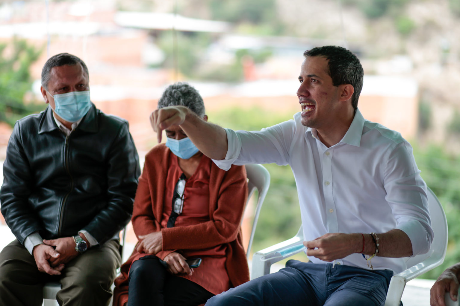 Guaidó recorrió sectores populares e invitó a la gente a seguir en la lucha para lograr elecciones libres #13Feb (Fotos)