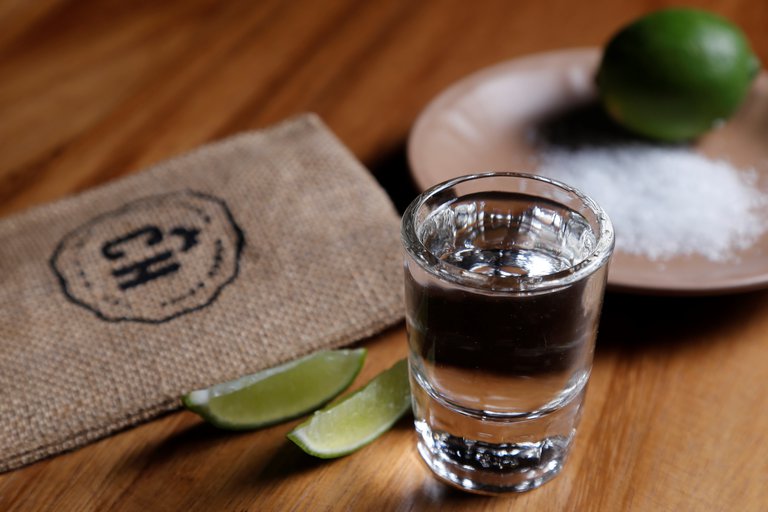 Los verdaderos efectos que causan en el cuerpo dos o más tragos de tequila