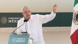 Socialismo a la vista: López Obrador modificará Constitución si jueces tumban su reforma eléctrica