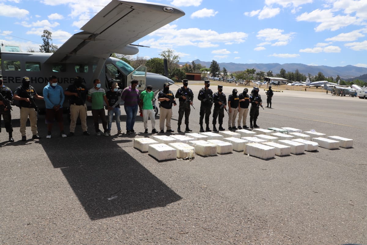 EN FOTOS: Incautaron cargamento de cocaína en Honduras con varios venezolanos detenidos