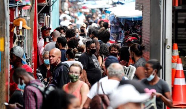 Sao Paulo extendió restricciones tras reportar récord de muertes por coronavirus