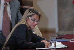 Jeanine Áñez denunció torturas y abusos en una carta escrita de puño y letra desde la prisión