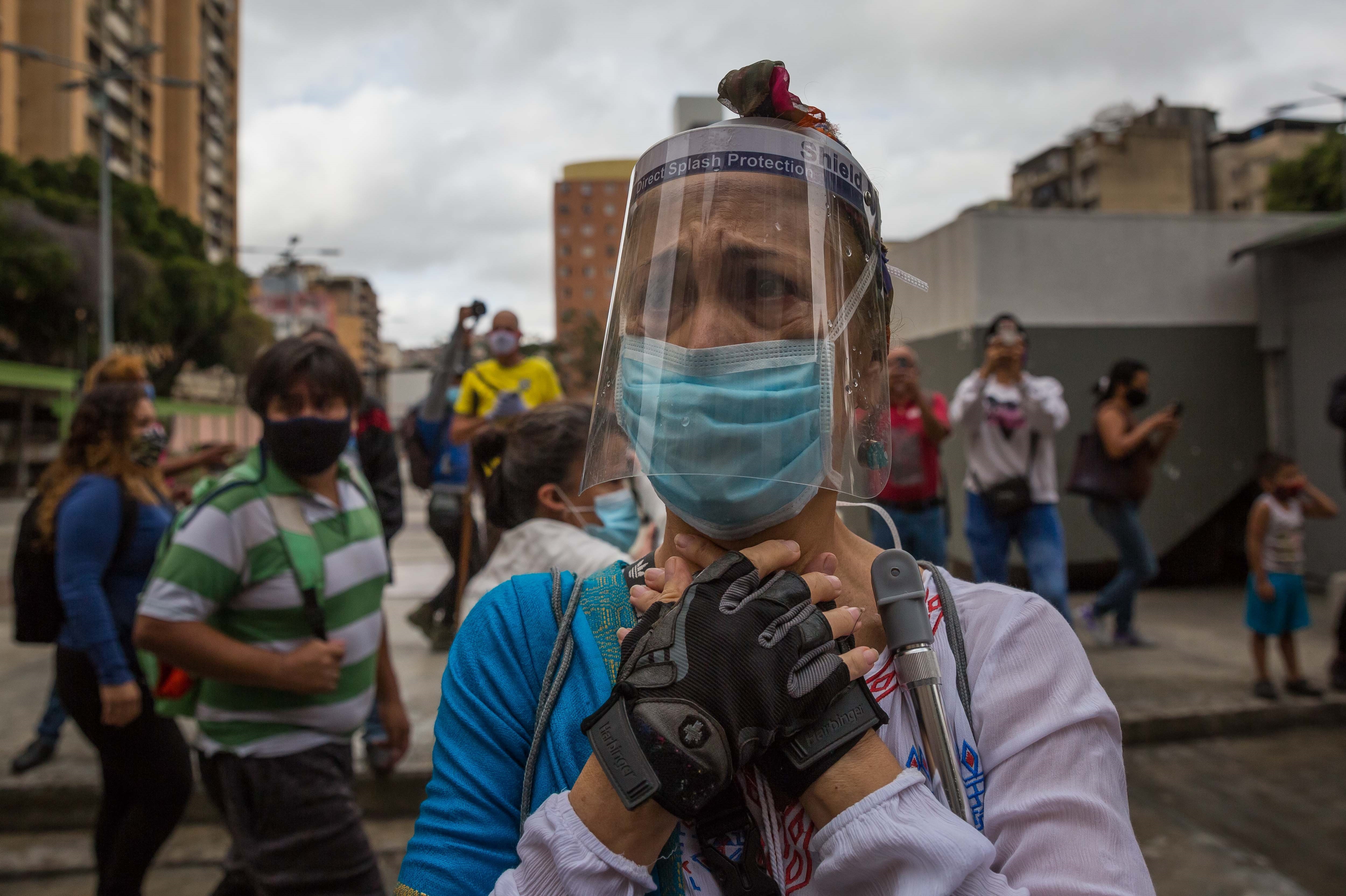 Otra jornada de más de mil 200 contagios por Covid-19 sostiene el drama en Venezuela