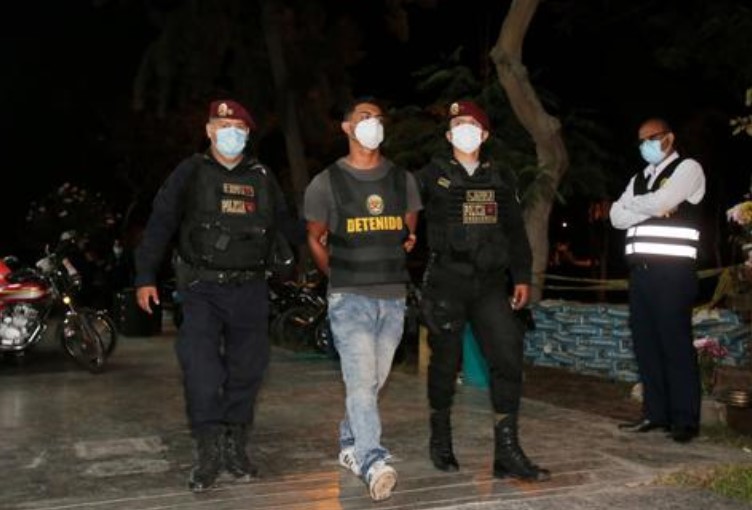 Detuvieron a dos venezolanos por robar negocio de un compatriota en Perú