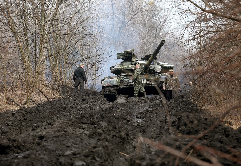 Rusia retirará sus tropas de la frontera con Ucrania tras semanas de tensión