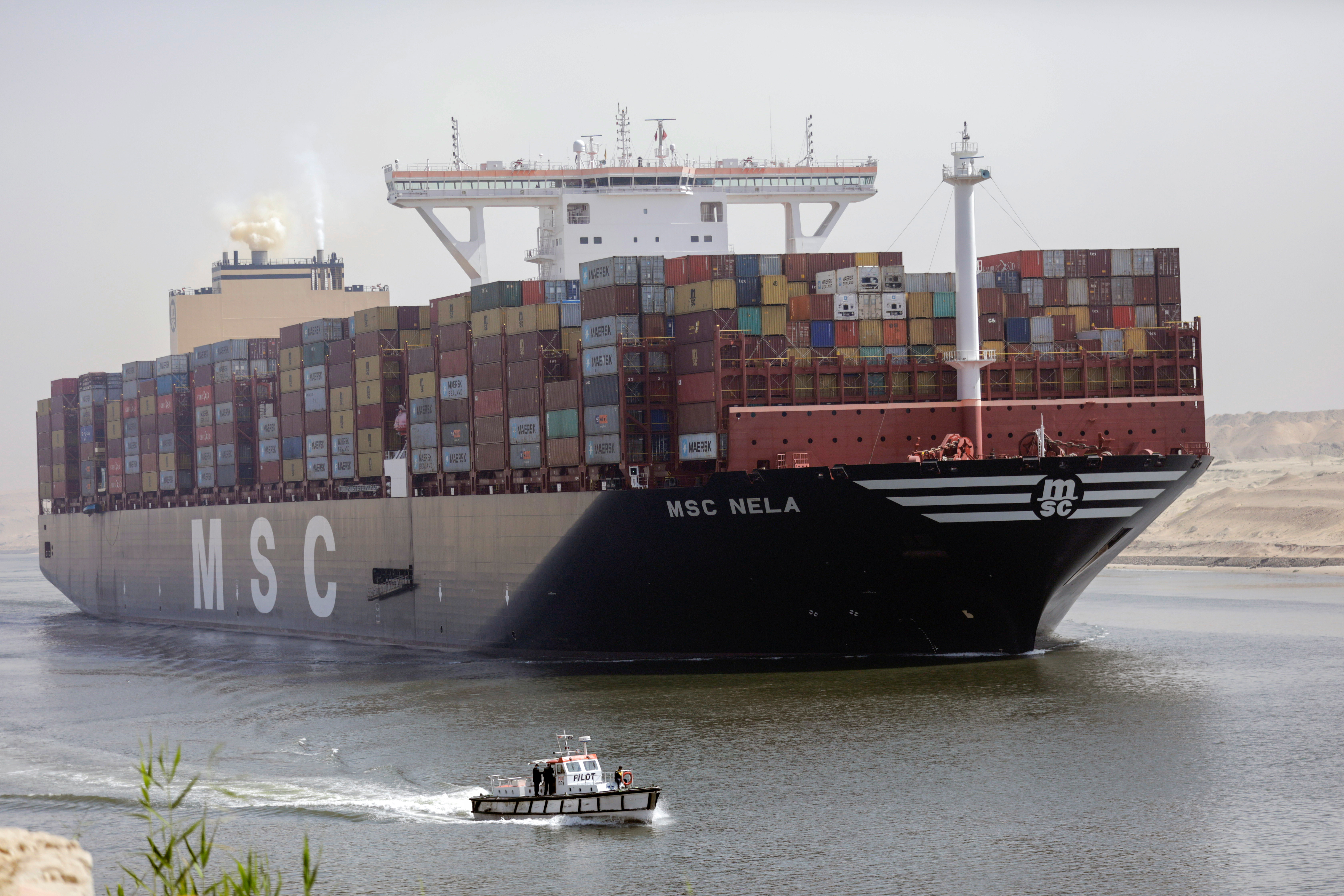 Un barco petrolero con problemas técnicos vuelve a ralentizar el tráfico por el Canal de Suez