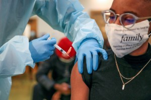 EEUU superó la marca del 50% de los adultos completamente vacunados contra el Covid-19