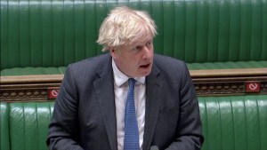 Boris Johnson negó las infracciones de las que se le acusa por renovar su apartamento