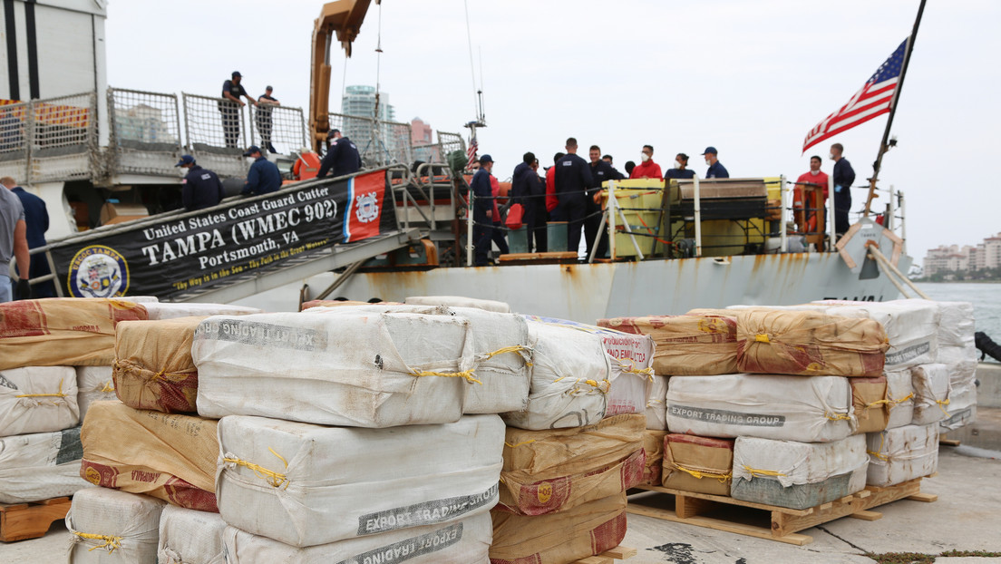 Guardia Costera de EEUU capturó embarcación con millonaria carga de cocaína frente a las costas de Colombia (Video)