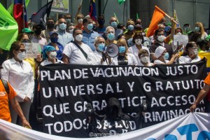 Federación Médica: 800.000 vacunas ha recibido Venezuela para 30 millones de habitantes