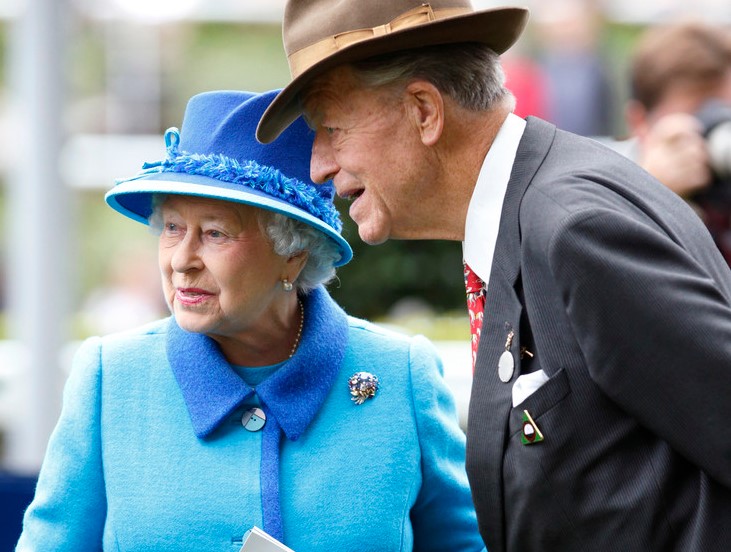 Otro golpe para la reina Isabel II: Murió su íntimo amigo Michael Oswald