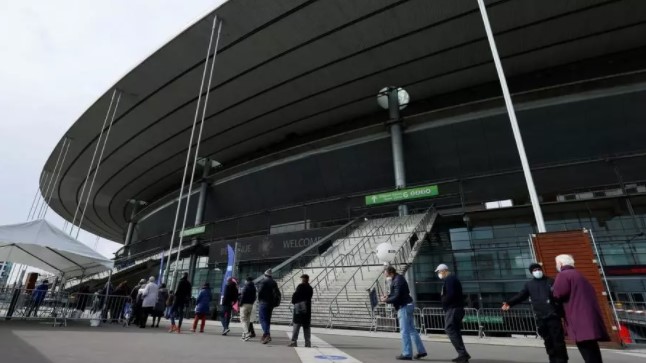 El estadio más grande de Francia se convierte en un centro de vacunación contra el Covid-19