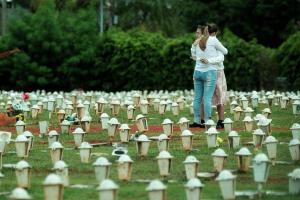 Brasil reporta más de mil nuevas muertes por Covid-19