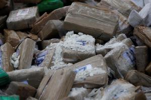 Encuentran paquetes con 30 kilos de cocaína en una playa de Florida