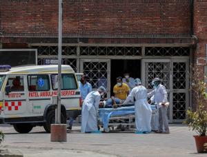 Cifras de horror: La India supera las 4 mil muertes diarias por coronavirus