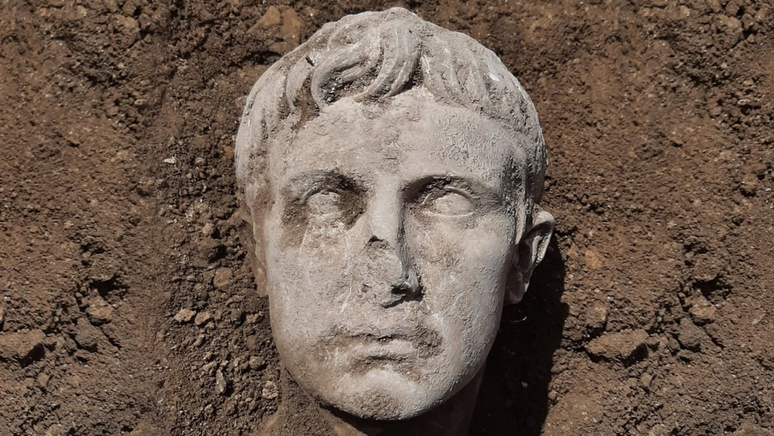 Inimaginable: Hallaron en Italia la cabeza de una estatua romana… ¡del emperador Augusto! (FOTOS)