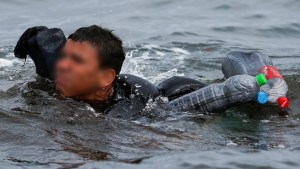 “Prefiero morir que volver”: Soldado español contó los detalles de la llegada del niño marroquí cuya foto se hizo viral