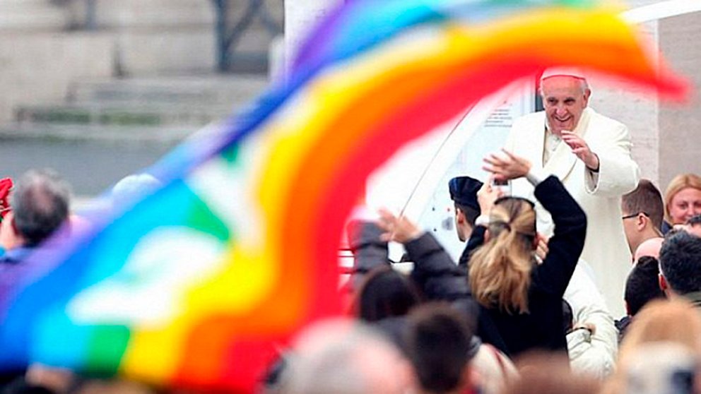 Sacerdotes alemanes desafían al Vaticano con ceremonia de bendición a parejas del mismo sexo