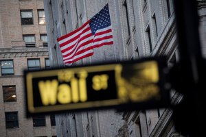Wall Street terminó a la baja, desconcertada ante datos de empleo en EEUU