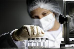 Brasil aprueba el ensayo clínico de suero antiCovid-19 elaborado con plasma equino
