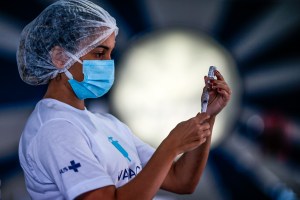 La OPS espera acordar con el régimen de Maduro la adquisición de vacunas de AstraZeneca (VIDEO)
