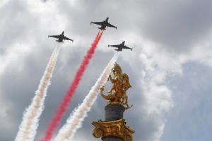 Georgia celebra 30 años de su independencia con reducido desfile militar