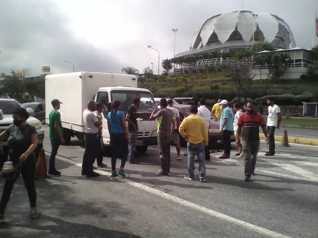 Ciudadanos protestan en las calles de Barquisimeto ante la escasez de combustible #31May (Fotos)