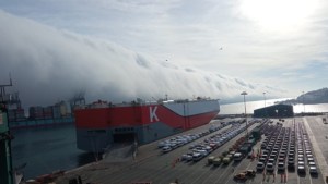 ¡Impresionante! Una gigantesca nube bordea las costas de Valparaiso en Chile (VIDEO)