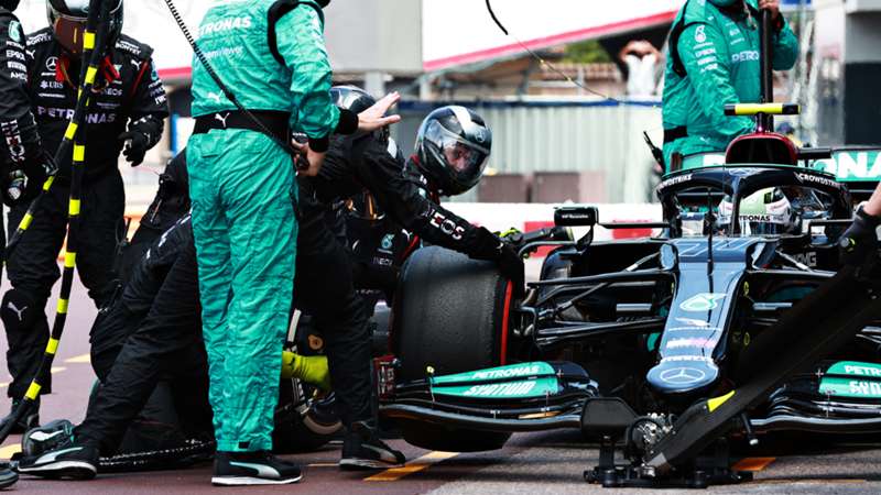 VIRAL: Mercedes tardó 96 horas en sacar la tuerca atascada del auto de Bottas (Videos)