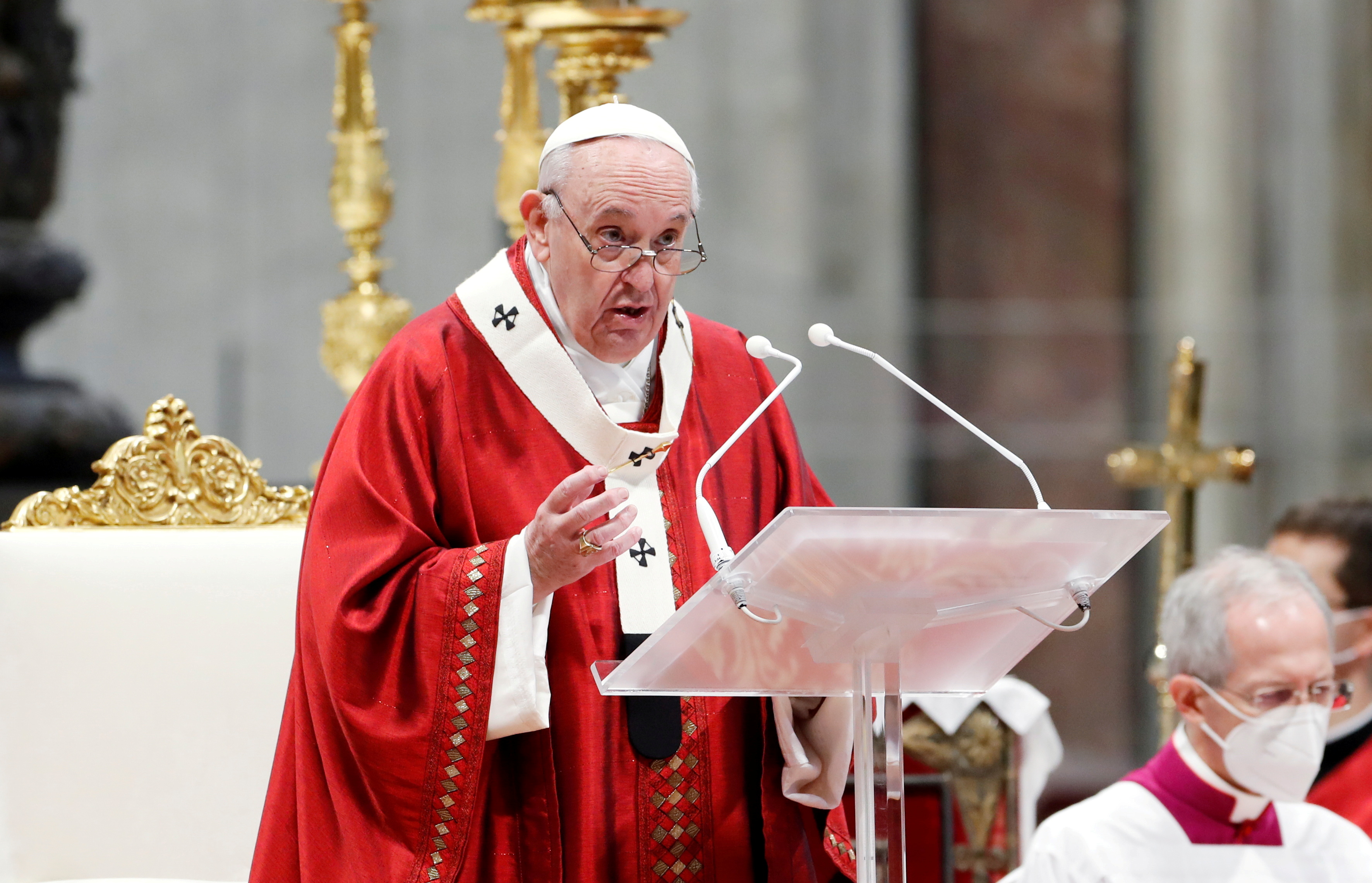 El papa Francisco pide a la Iglesia reconocer errores y pedir perdón por los abusos