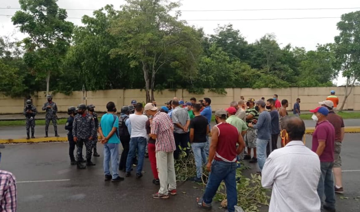 Protestaron por escasez de gasolina en la Av. Raúl Leoni de Maturín este #10Jun