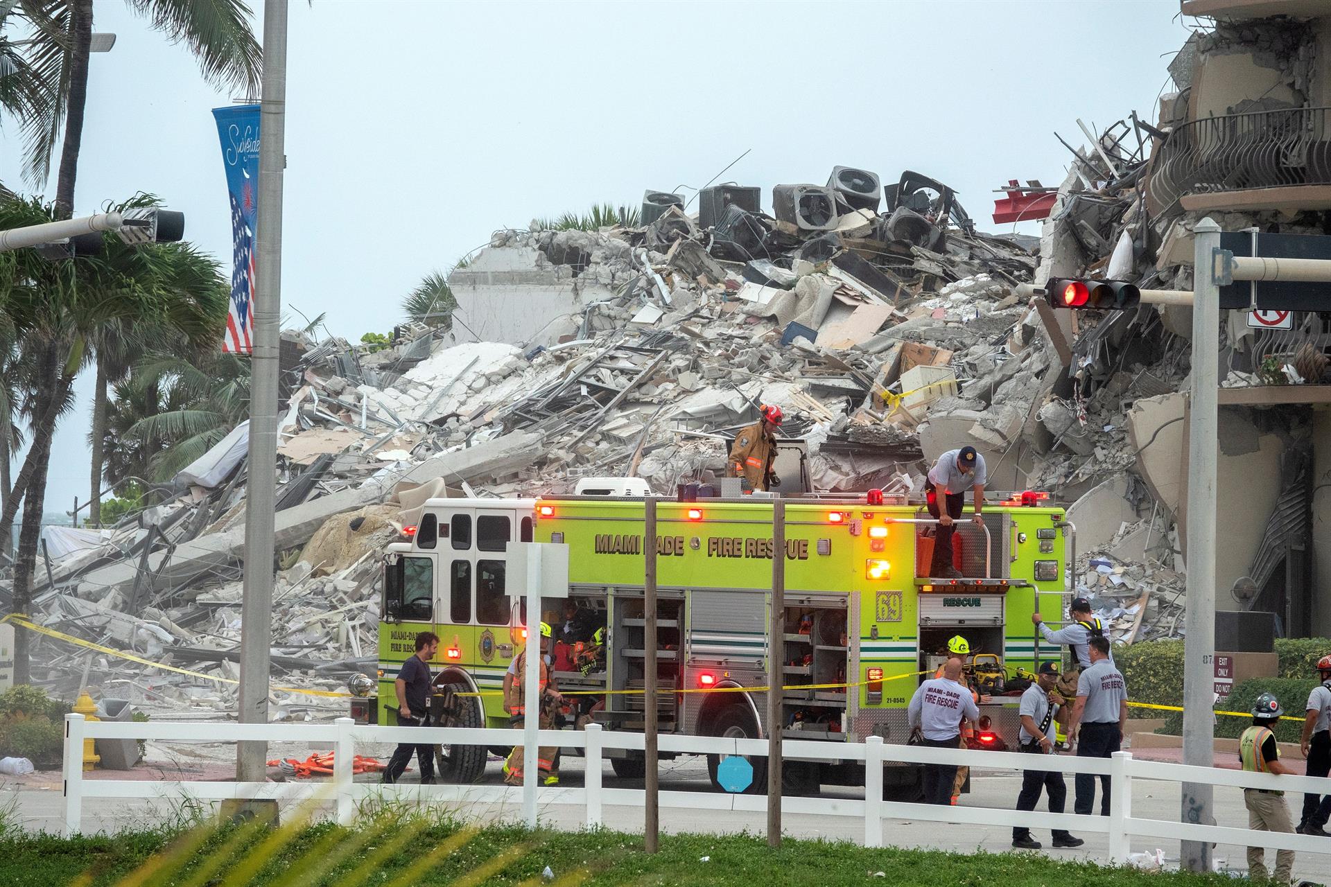 “Un terremoto”, una fuga precipitada y muchas dudas tras derrumbe en Florida