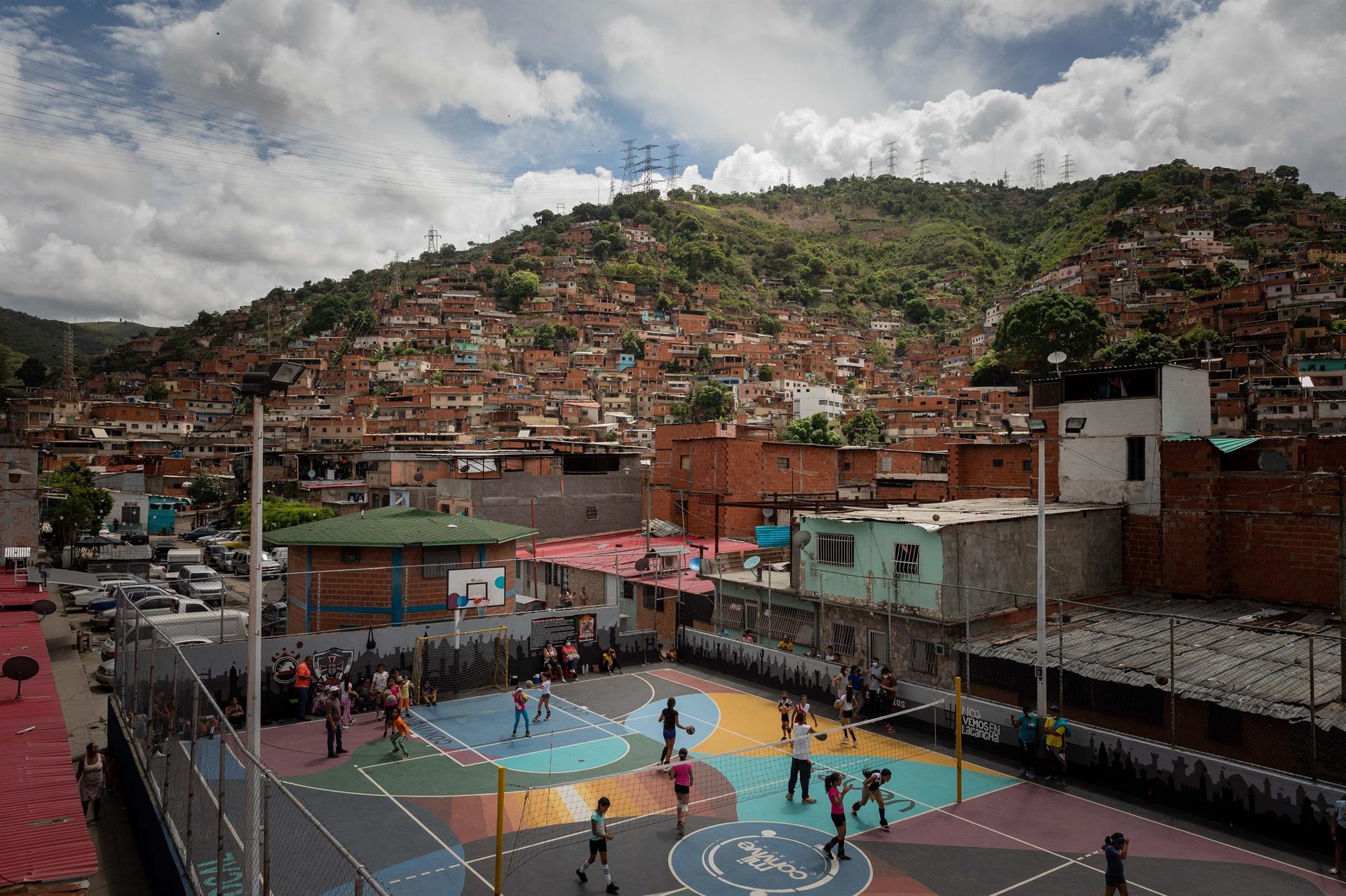 En Caracas, la tregua a la violencia se llama baloncesto