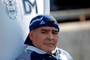 Declaran hermanas de Maradona como testigos en causa por la muerte del astro