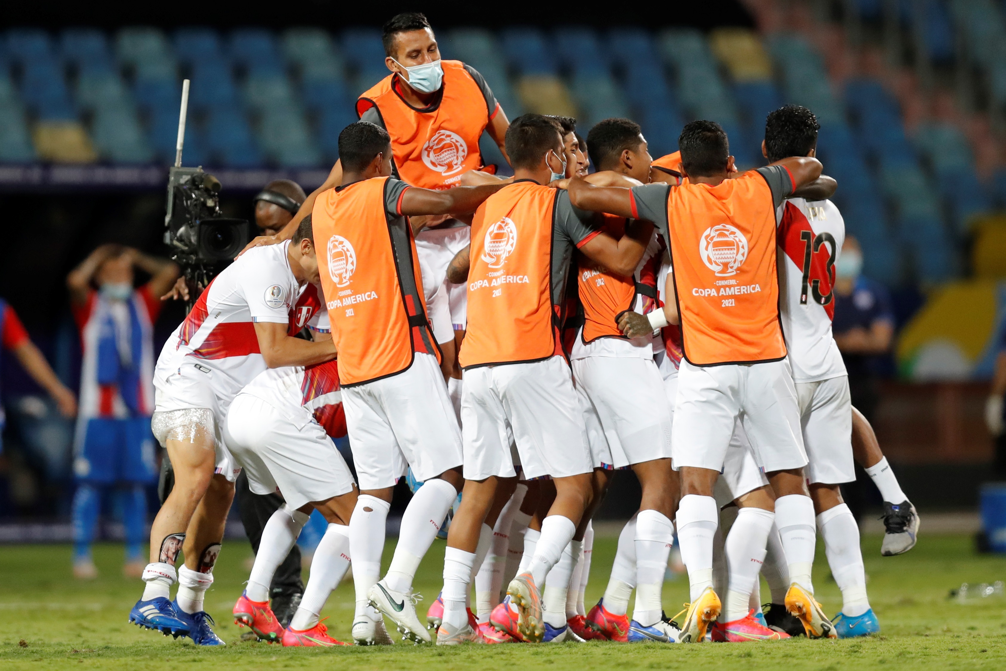 Perú sacó a Paraguay en penales para meterse en semifinales tras un partido dramático