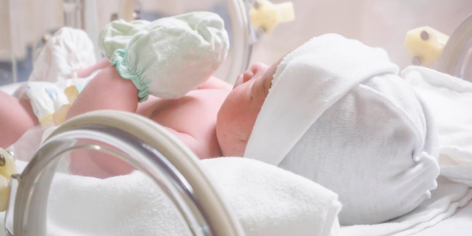 Rusa dio a luz al hijo equivocado tras recibir óvulo fecundado que no era suyo