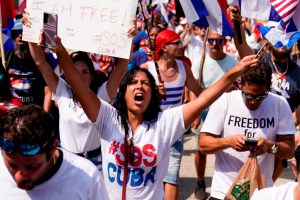 Manifestantes frente a la Casa Blanca lanzaron al Gobierno de Biden un “SOS” por Cuba