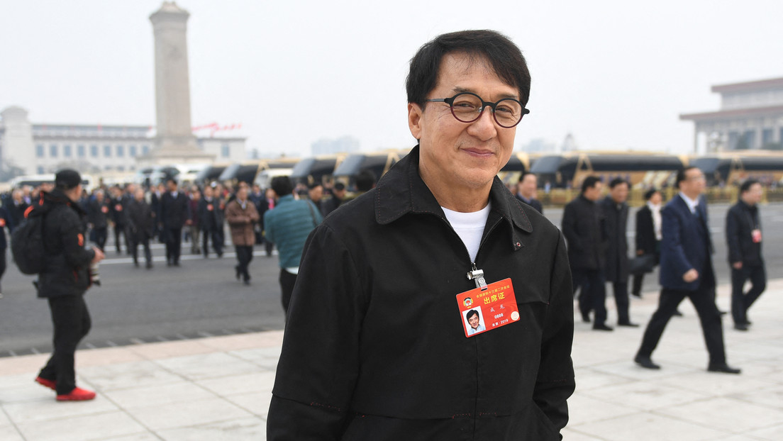 Jackie Chan dijo que quiere ser miembro del partido comunista chino