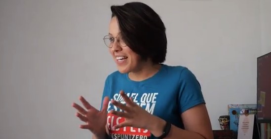 Venezolana enseña catalán a través de YouTube, con una gran recepción en Latinoamérica (VIDEO)