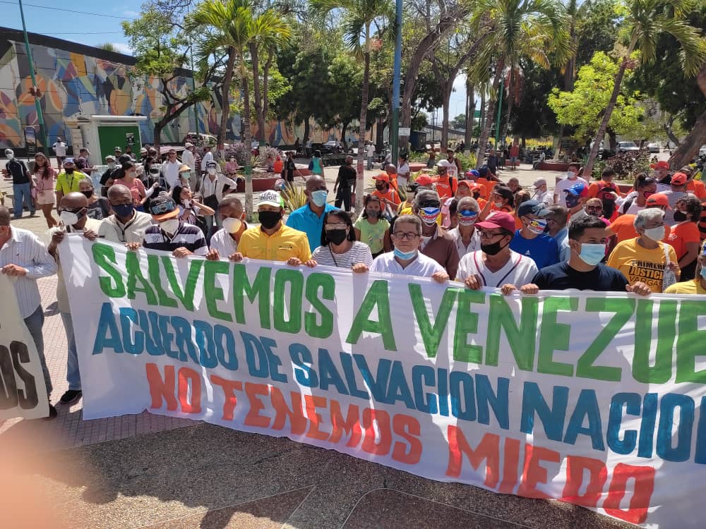 Vargas no tiene miedo: Guaireños patearon las calles en apoyo al Acuerdo de Salvación Nacional #16Jul (FOTOS)
