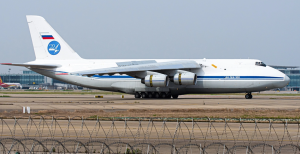 Avión ruso descendió en Maiquetía antes de llevar ayuda humanitaria a Cuba