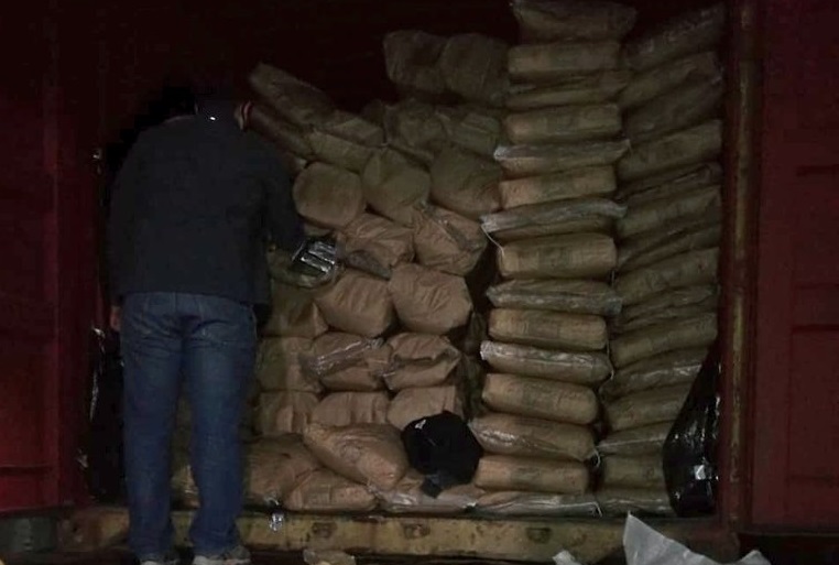 Encuentran un alijo de tres toneladas de cocaína, la mayor cantidad incautada en Paraguay (Fotos)