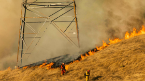 Estado de emergencia: Incendios amenazan con destruir hasta diez mil viviendas en California (Video)