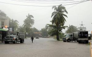 Huracán Nora se degradó a tormenta tropical en la costa del Pacífico mexicano