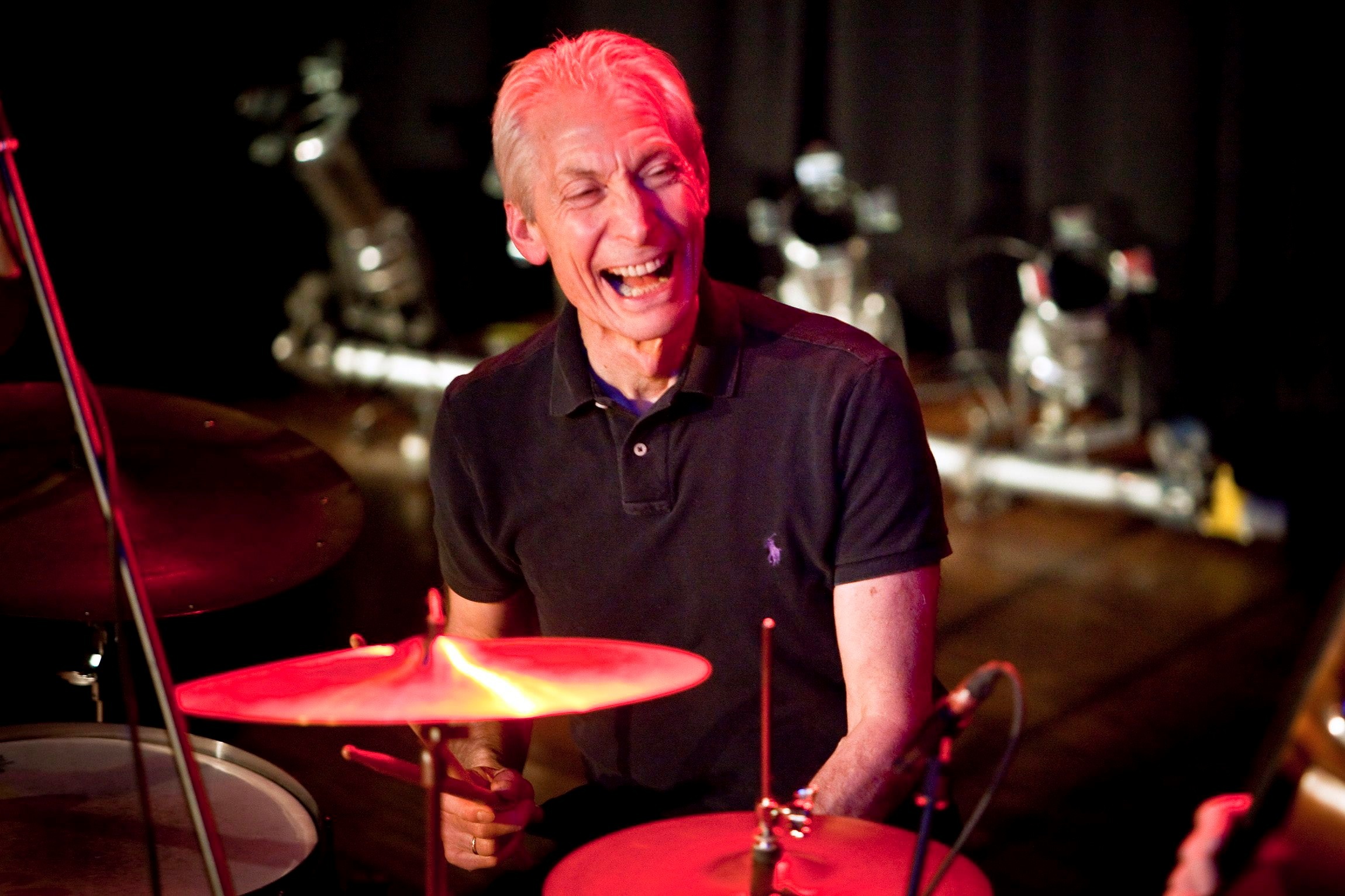 Cronología del cáncer de garganta que terminó con la vida del mítico baterista Charlie Watts