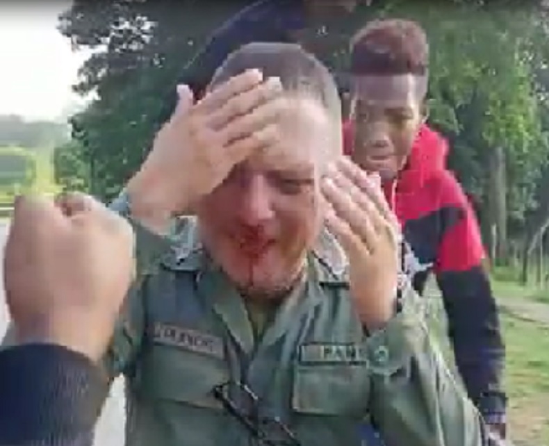 Cicpc inicia averiguación tras la pela que le dieron al sargento Planche en Carúpano (videos)