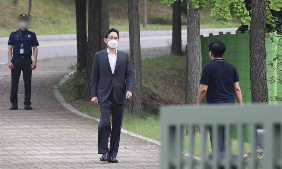 El polémico indulto al líder de Samsung dividió a Corea del Sur